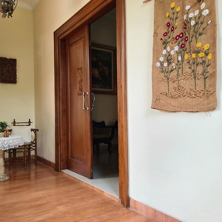 Ndalem Suryo Saptono Guest House Tugu エクステリア 写真