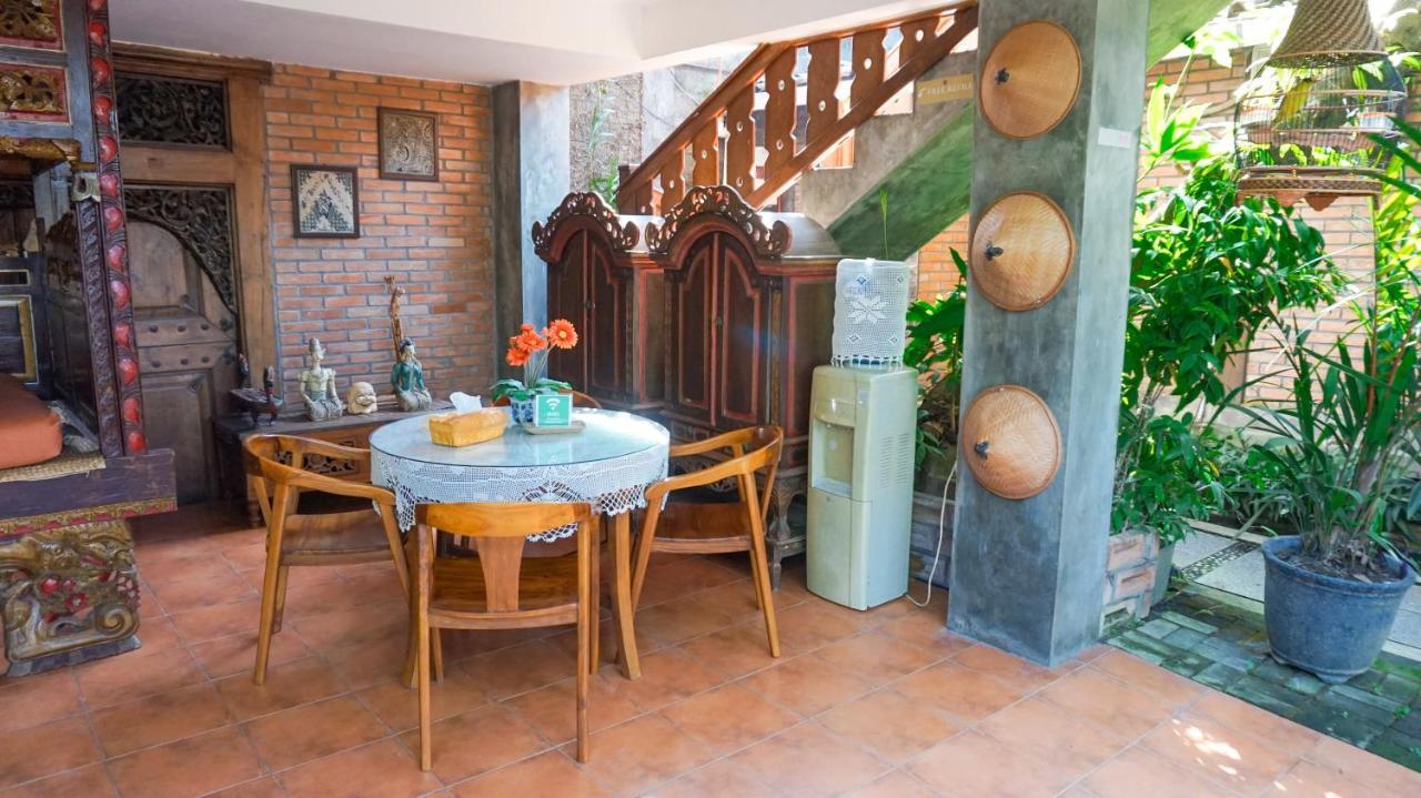 Ndalem Suryo Saptono Guest House Tugu エクステリア 写真