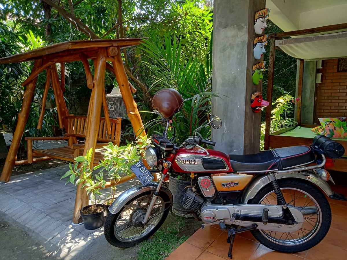 Ndalem Suryo Saptono Guest House Tugu エクステリア 写真